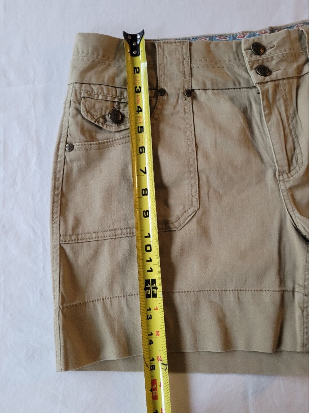 One 5 One Women's Casual Khaki Shorts Size 12 - Picture 7 of 11